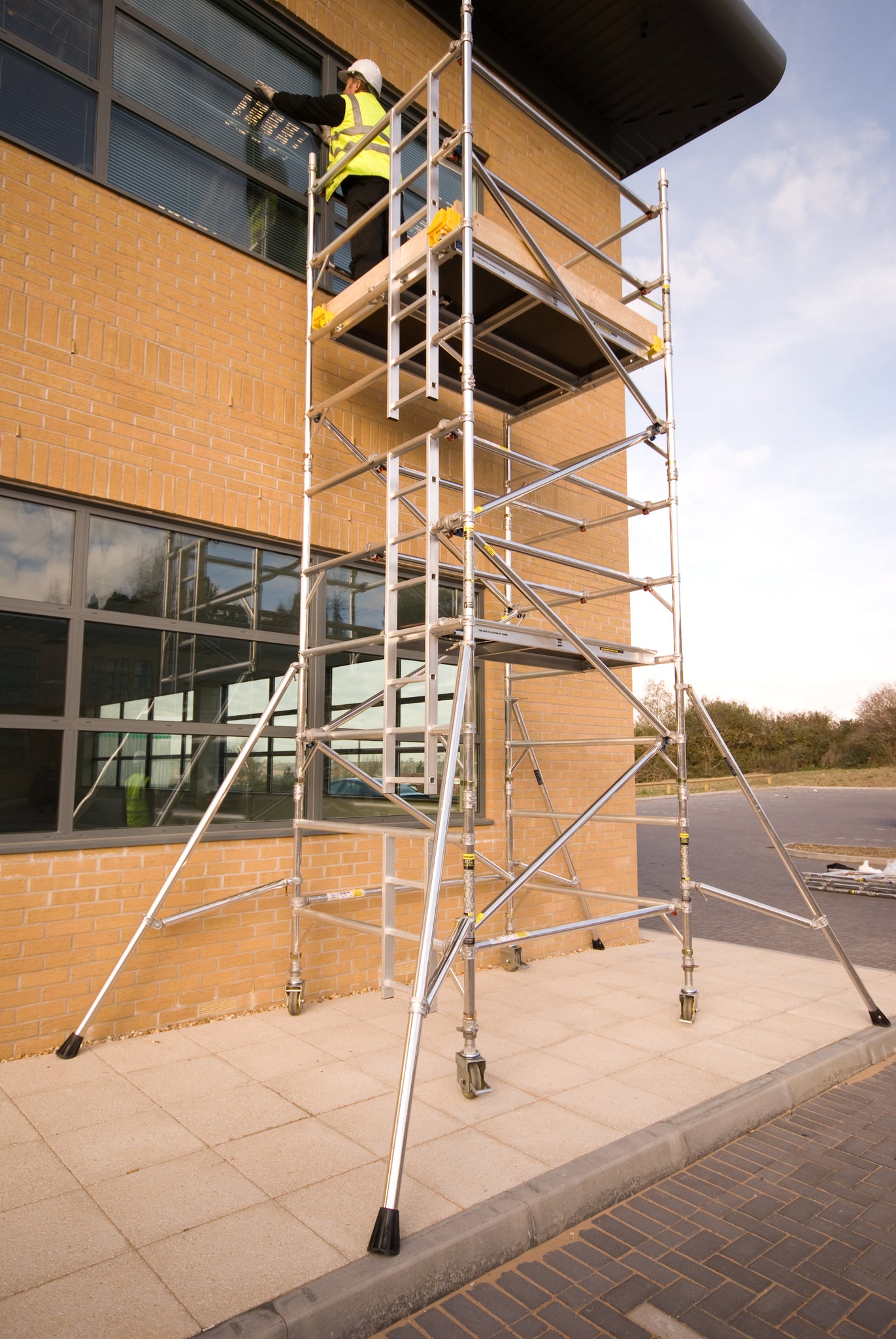 Light weight Heavy duty Aluminum Access scaffold Towers – BoSS BD 4